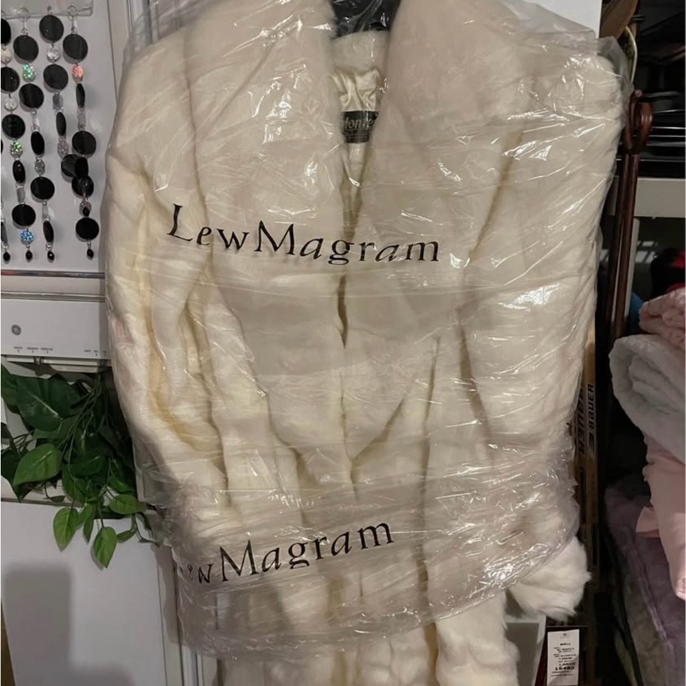 LewMagran White Fur Coat